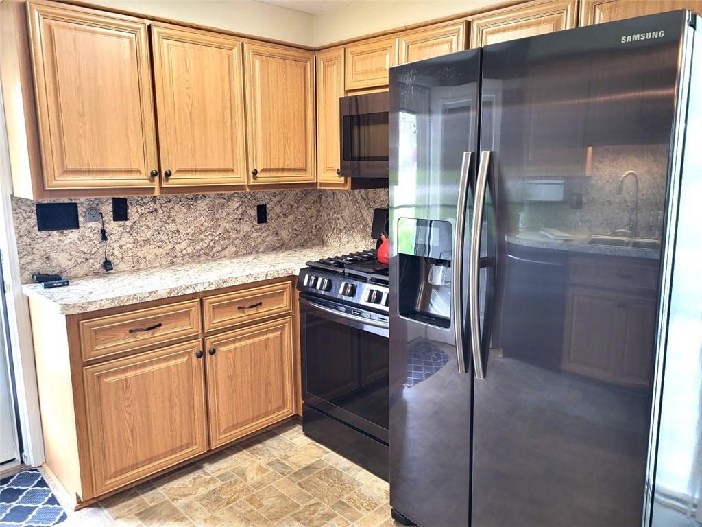 2110 South Keel Ridge Road Hermitage, PA 16148 - Photo 3 of 19 Gallery Image 3