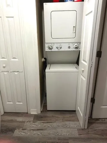 $2,200 | 3500 Coral Way, Unit 414, Miami, FL 33145