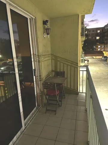 $2,200 | 3500 Coral Way, Unit 414, Miami, FL 33145