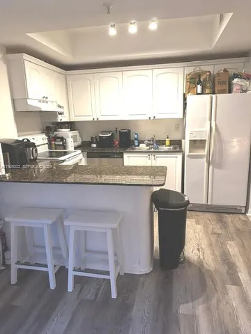 $2,200 | 3500 Coral Way, Unit 414, Miami, FL 33145