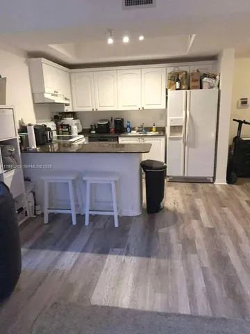 $2,200 | 3500 Coral Way, Unit 414, Miami, FL 33145