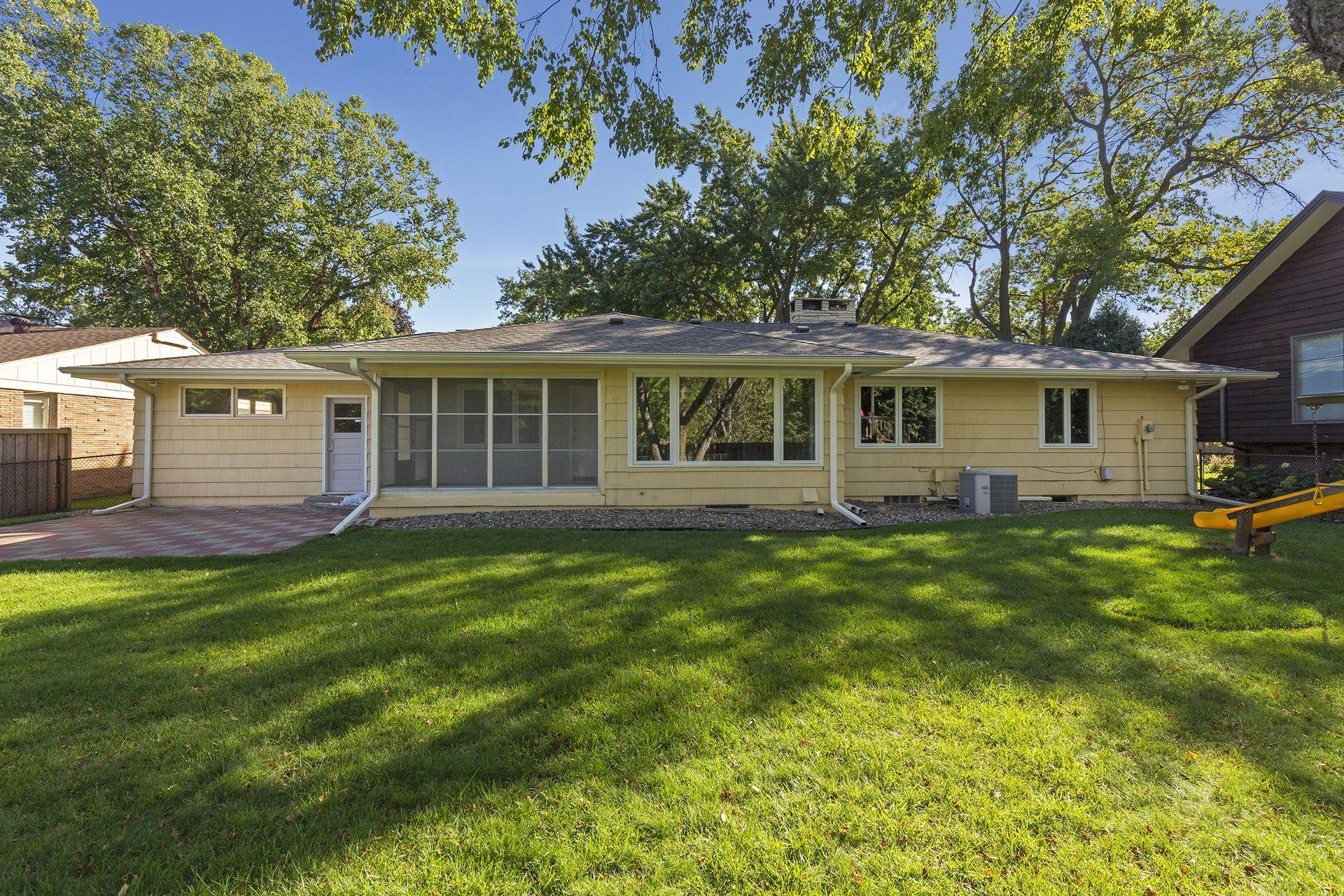 4222 Basswood Road Minneapolis, MN 55416 - Photo 5 of 68