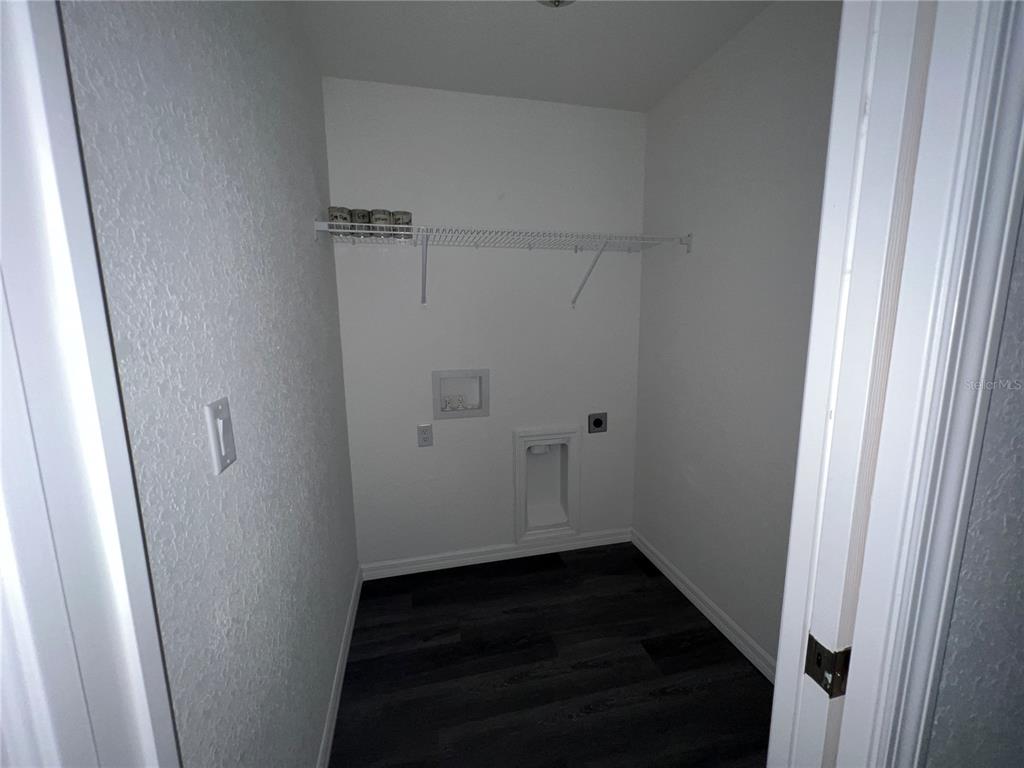 9 Maple Lane Ocklawaha, FL 32179 - Photo 19 of 26 a view of small space