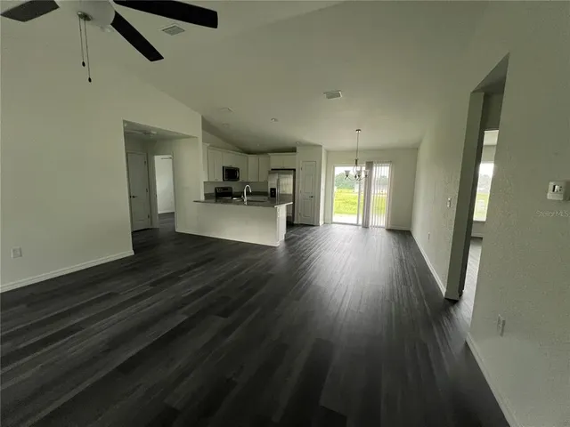 $1,625 | 9 Maple Lane, Ocklawaha, FL 32179