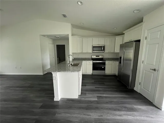 $1,625 | 9 Maple Lane, Ocklawaha, FL 32179