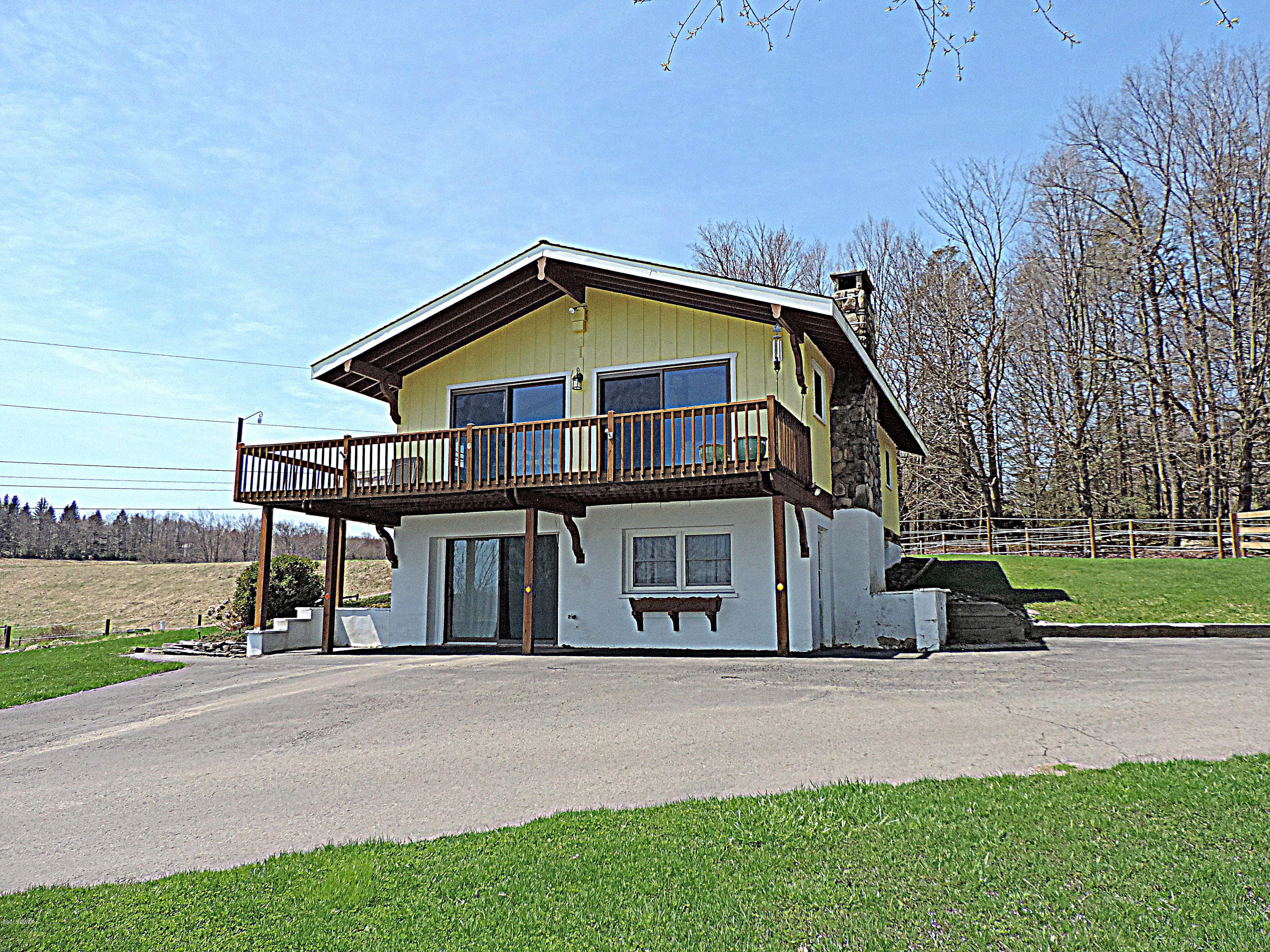 441 Huckleberry Road Newfoundland, PA 18445 - Photo 2 of 58