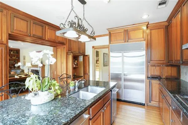 $1,342,000 | 43 Farnham Place, Metairie, LA 70005