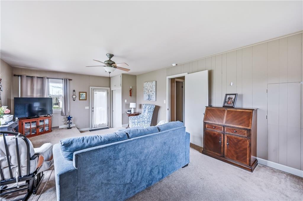 119 Donation Road Greenville, PA 16125 - Photo 21 of 44 FAMILR ROOM