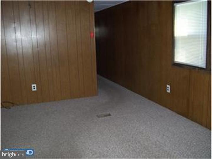1762 Crown Point Road, Unit C23 Thorofare, NJ 08086 - Photo 2 of 9 Living Room