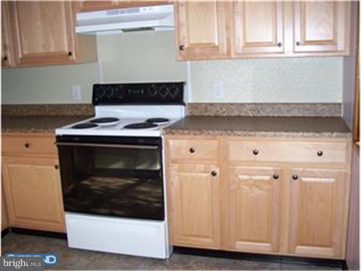 1762 Crown Point Road, Unit C23 Thorofare, NJ 08086 - Photo 5 of 9 Kitchen