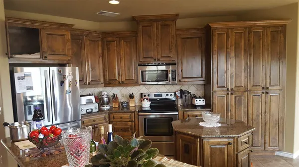 $2,250 | 1405 Bay W Boulevard, Horseshoe Bay, TX 78657