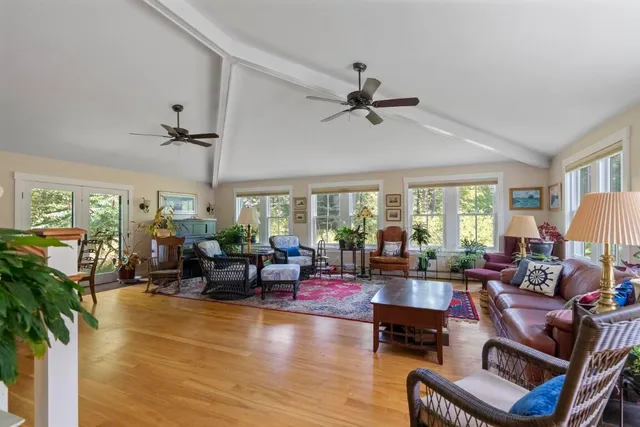 $1,100,000 | 74-76 Bay Street, Boothbay Harbor, ME 04538