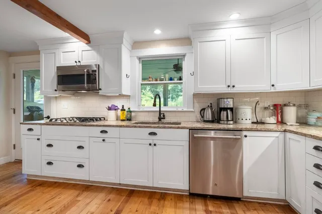 $1,100,000 | 74-76 Bay Street, Boothbay Harbor, ME 04538