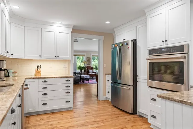 $1,100,000 | 74-76 Bay Street, Boothbay Harbor, ME 04538