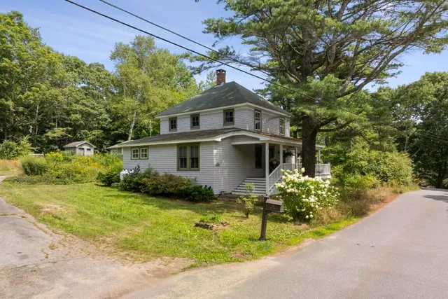 $1,100,000 | 74-76 Bay Street, Boothbay Harbor, ME 04538
