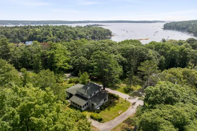 $1,100,000 | 74-76 Bay Street, Boothbay Harbor, ME 04538