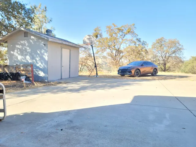 a building view with outdoor space