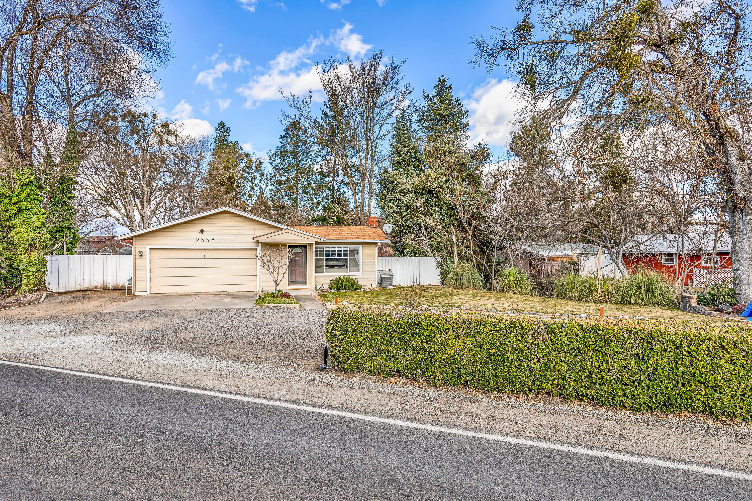2338 Taylor Road Central Point, OR 97502 - Photo 3 of 33 3