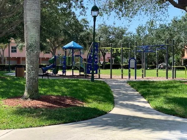 $3,300 | 2018 Alta Meadows Lane, Unit 405, Delray Beach, FL 33444