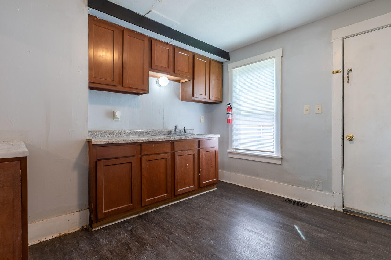 1702 Wisconsin Avenue, Unit 1704 Beloit, WI 53511 - Photo 16 of 23 Unit 2 Kitchen