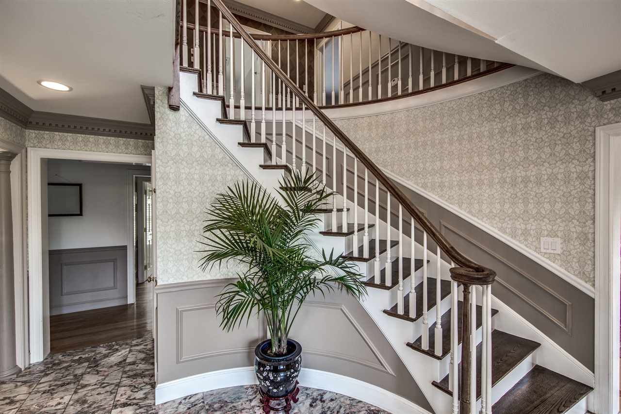 8 Camelot Road Windham, NH 03087 - Photo 2 of 40