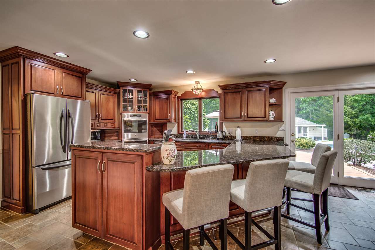 8 Camelot Road Windham, NH 03087 - Photo 12 of 40