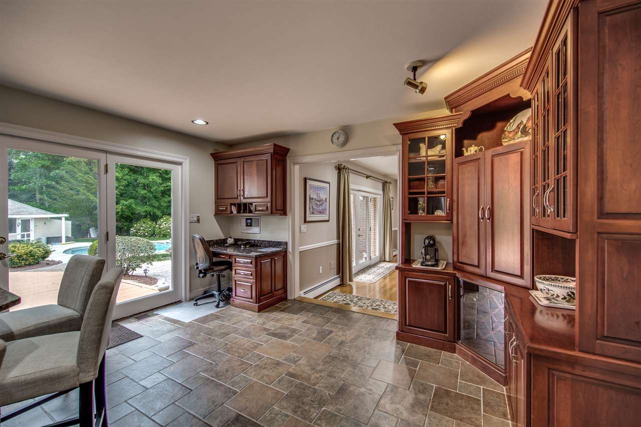 8 Camelot Road Windham, NH 03087 - Photo 13 of 40