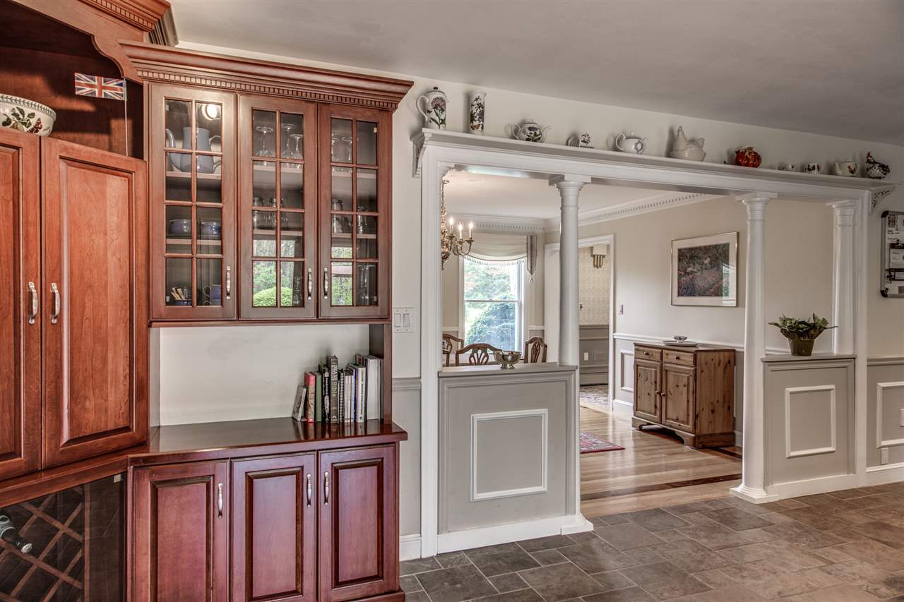 8 Camelot Road Windham, NH 03087 - Photo 15 of 40