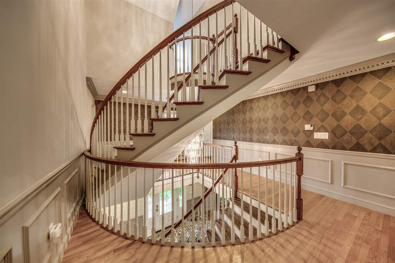 8 Camelot Road Windham, NH 03087 - Photo 19 of 40