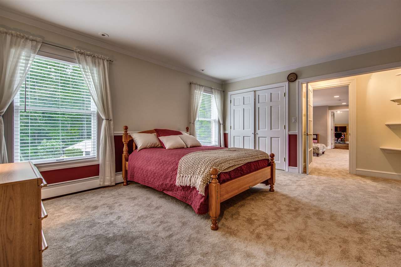 8 Camelot Road Windham, NH 03087 - Photo 27 of 40