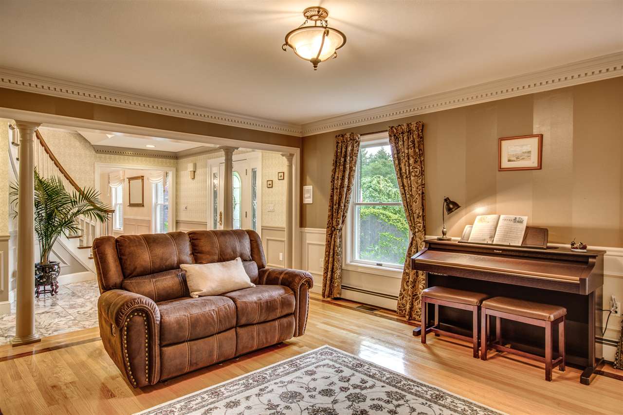 8 Camelot Road Windham, NH 03087 - Photo 6 of 40