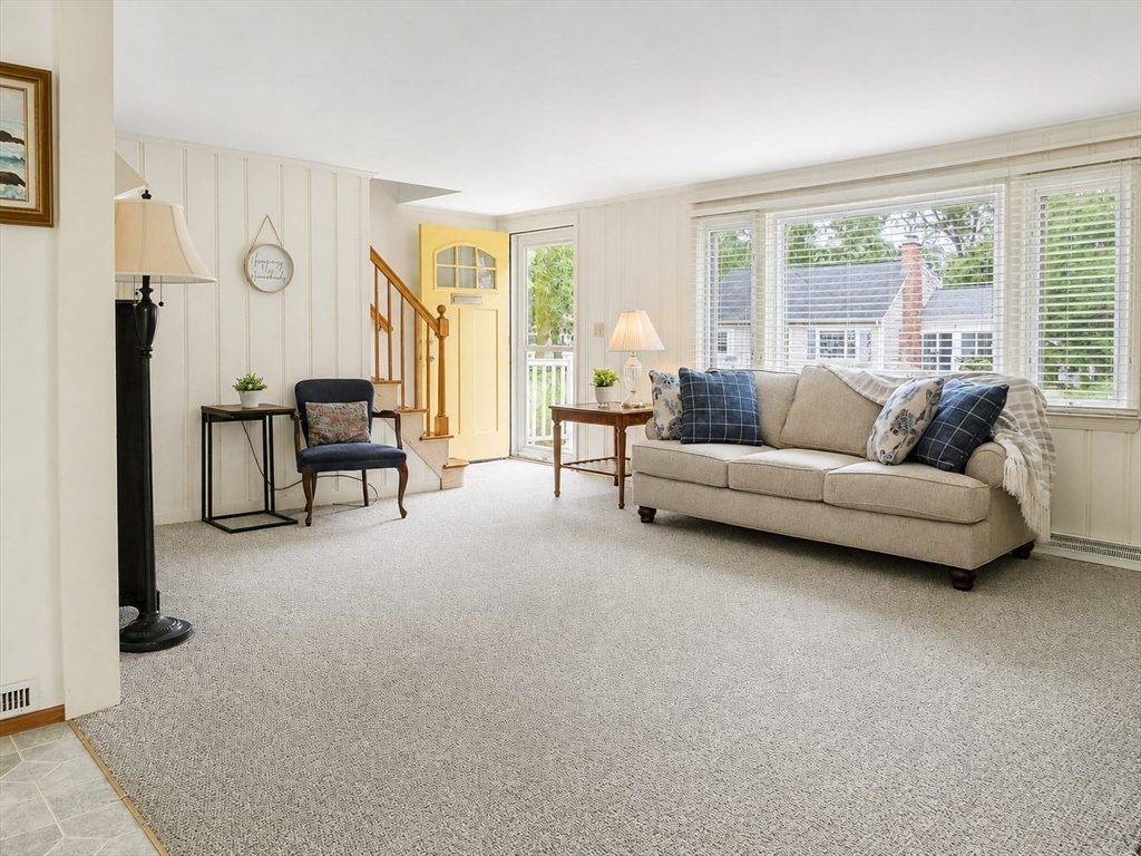 17 Cooper Road Falmouth, MA 02536 - Photo 12 of 24 Gallery Image 12