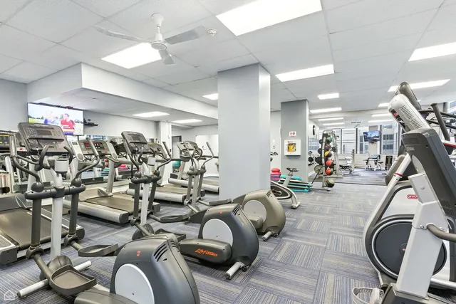 $1,850 | 405 North Wabash Avenue, Unit 206, Chicago, IL 60611