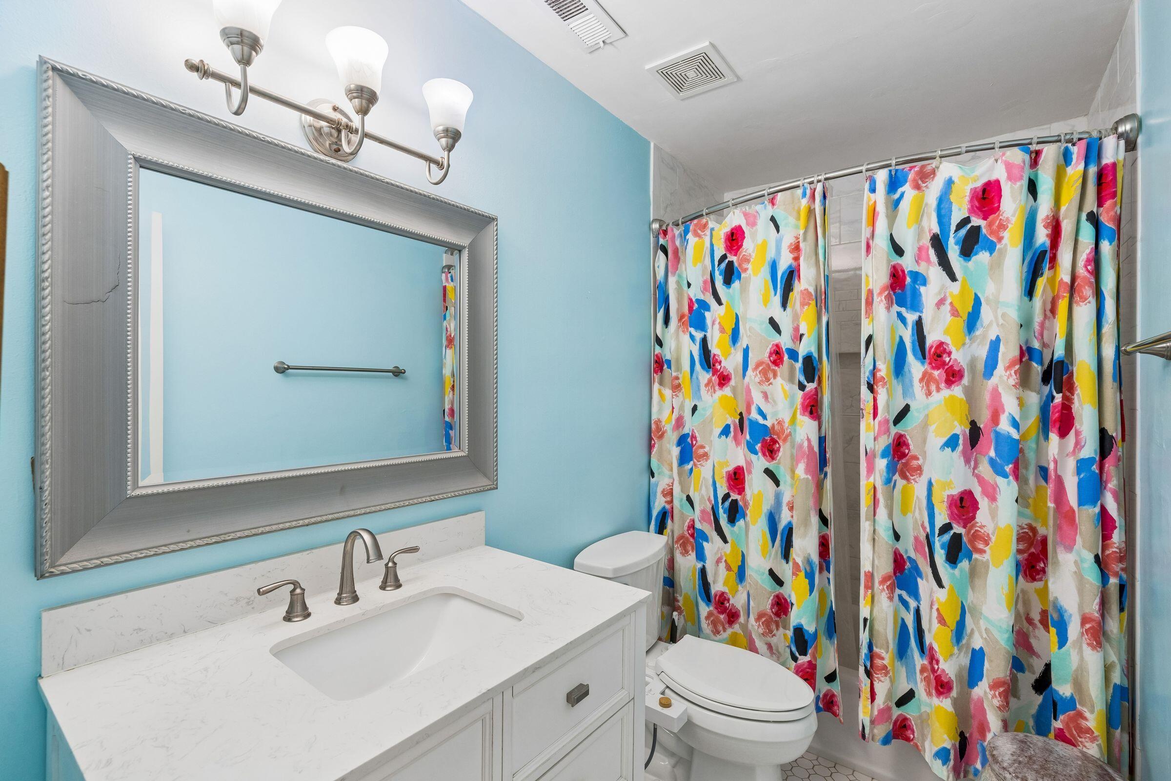 759 Center Street Mount Pleasant, SC 29464 - Photo 20 of 35 Second Floor Full Bath