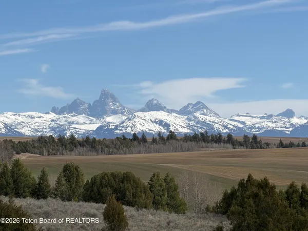 $950,000 | 6995 West 14500 North, Felt, ID 83424