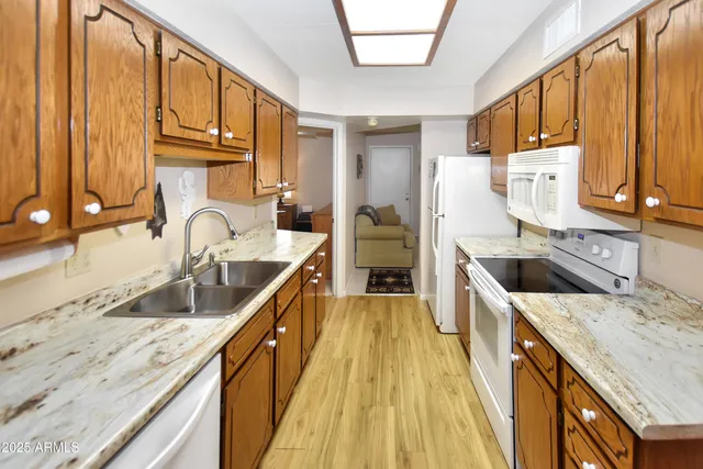 $275,000 | 440 South Parkcrest, Unit 103, Mesa, AZ 85206