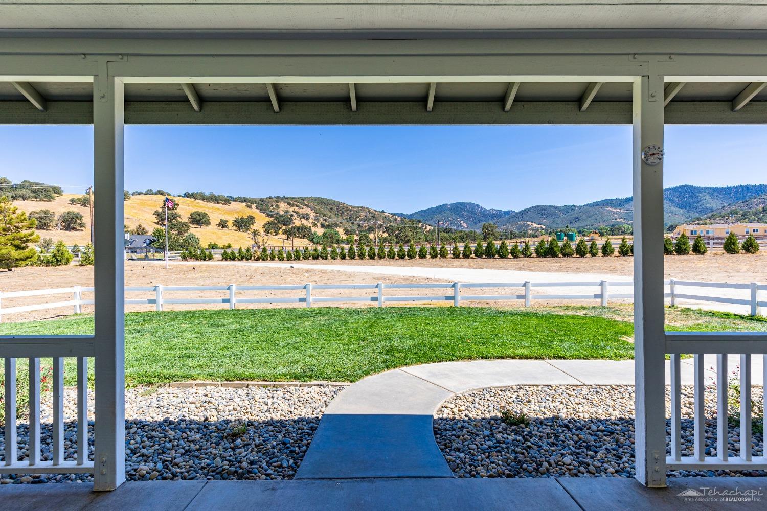 18865 Arosa Road Tehachapi, CA 93561 - Photo 4 of 83 Gallery Image 4