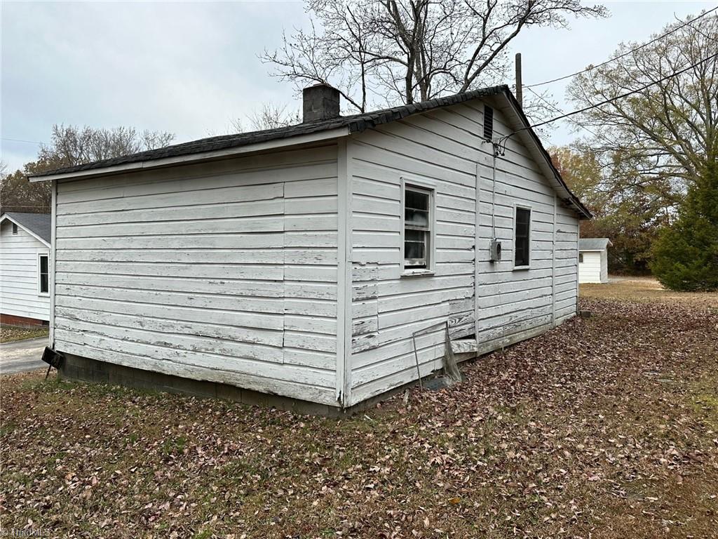 313 Small Street Thomasville, NC 27360 - Photo 3 of 9
