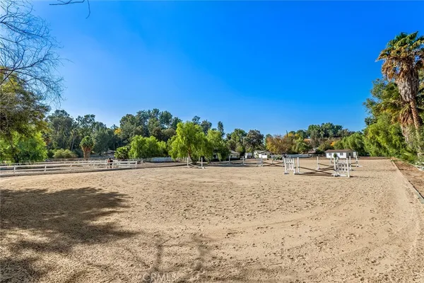 $7,495,000 | 5547 Paradise Valley Road, Hidden Hills, CA 91302