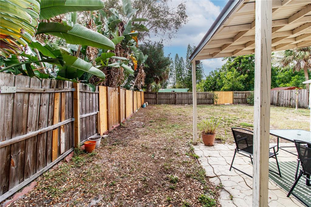 525 4th Avenue Southwest Largo, FL 33770 - Photo 25 of 27 a view of a backyard