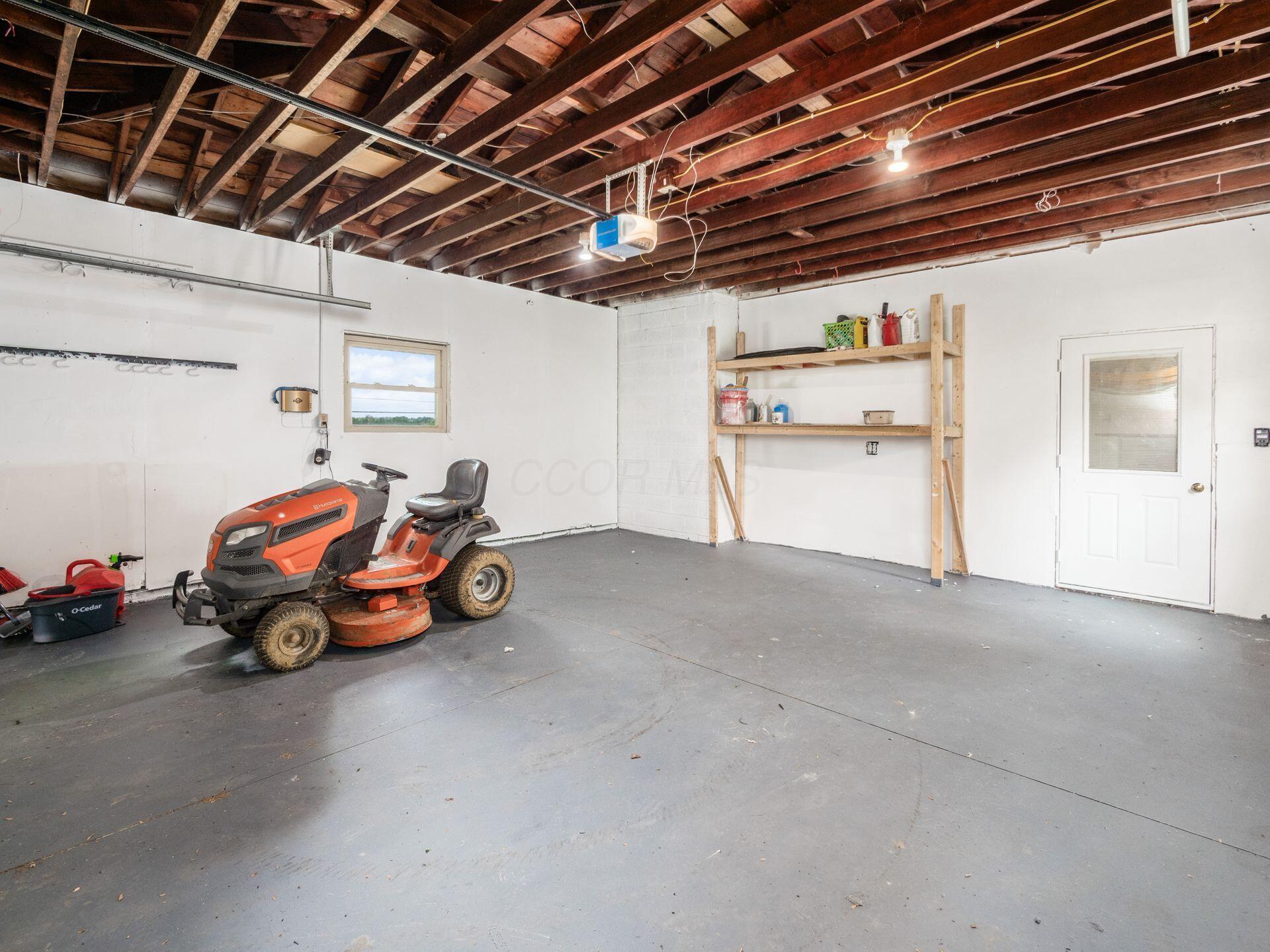 14288 Wooster Road Mount Vernon, OH 43050 - Photo 23 of 45 Endload Garage
