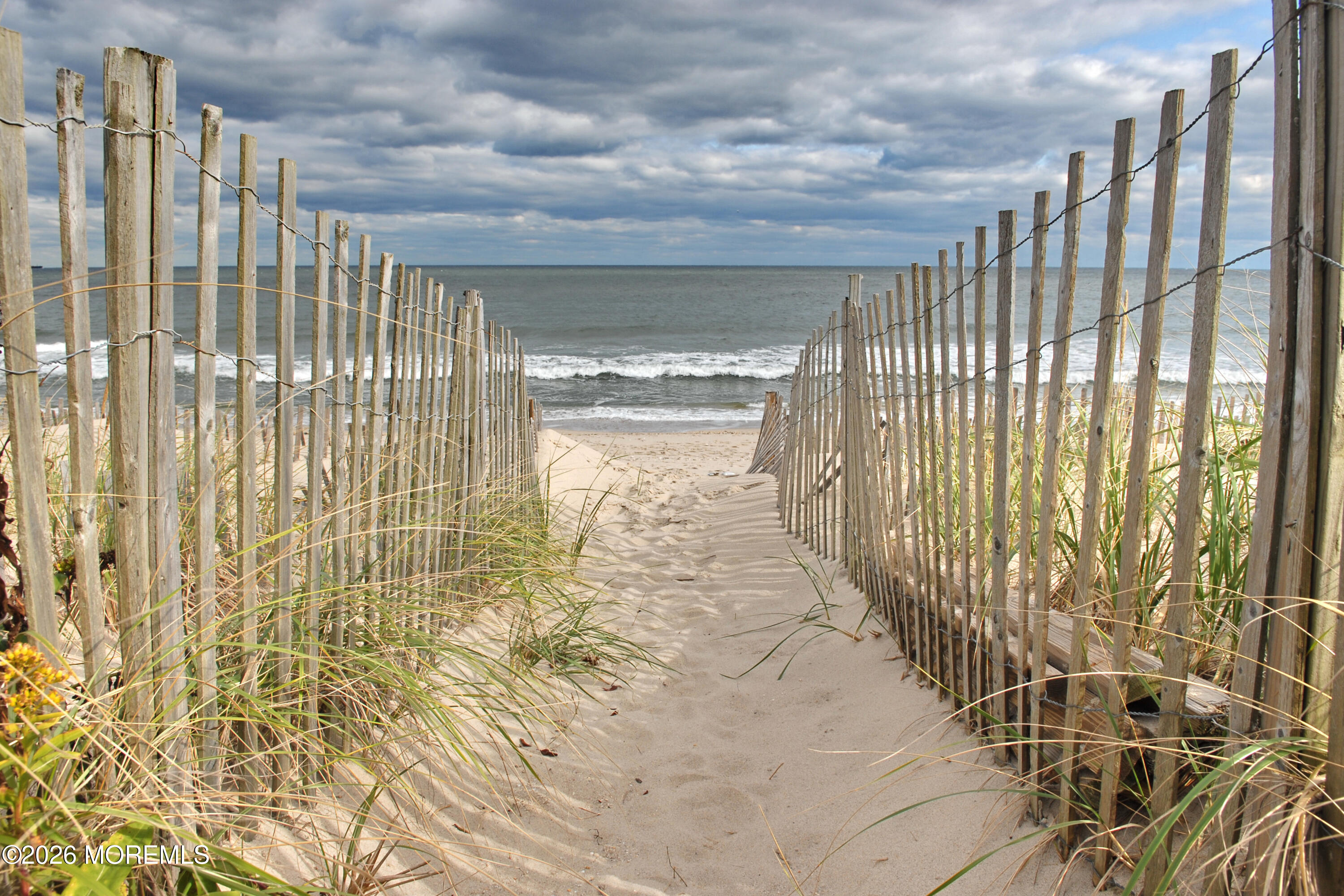 2201 River Road, Unit 1302 Point Pleasant, NJ 08742 - Photo 66 of 71 Fence Walkway 12x18 DSC_7996