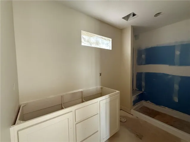 $420,000 | 701 Southeast 21st Street, Oak Grove, MO 64075