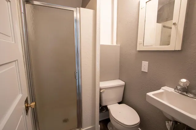 $132,500 | 409 West 5th Street, Newton, KS 67114