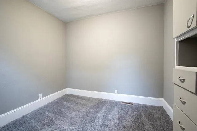 $132,500 | 409 West 5th Street, Newton, KS 67114