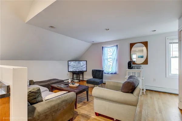 $2,650 | 23 Stockholm Street, Unit 2, Newport, RI 02840