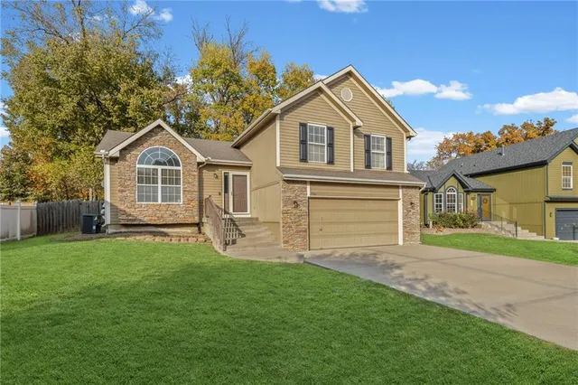 $369,000 | 708 Northeast 99th Street, Kansas City, MO 64155