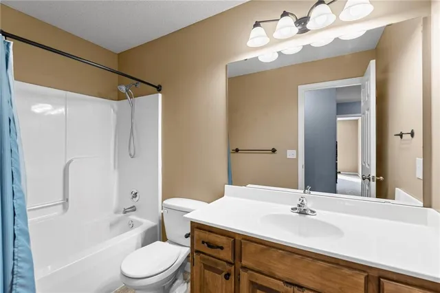 $369,000 | 708 Northeast 99th Street, Kansas City, MO 64155