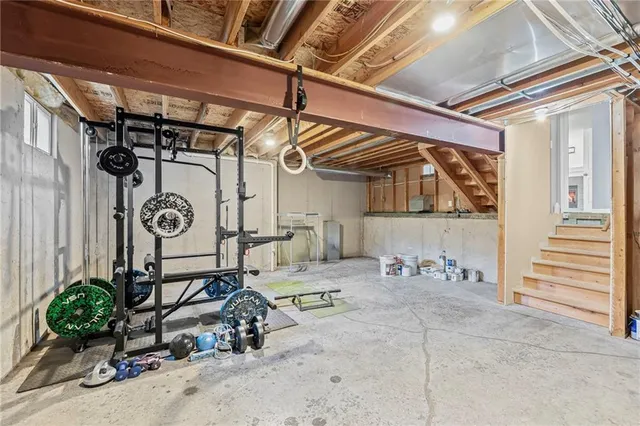 $369,000 | 708 Northeast 99th Street, Kansas City, MO 64155