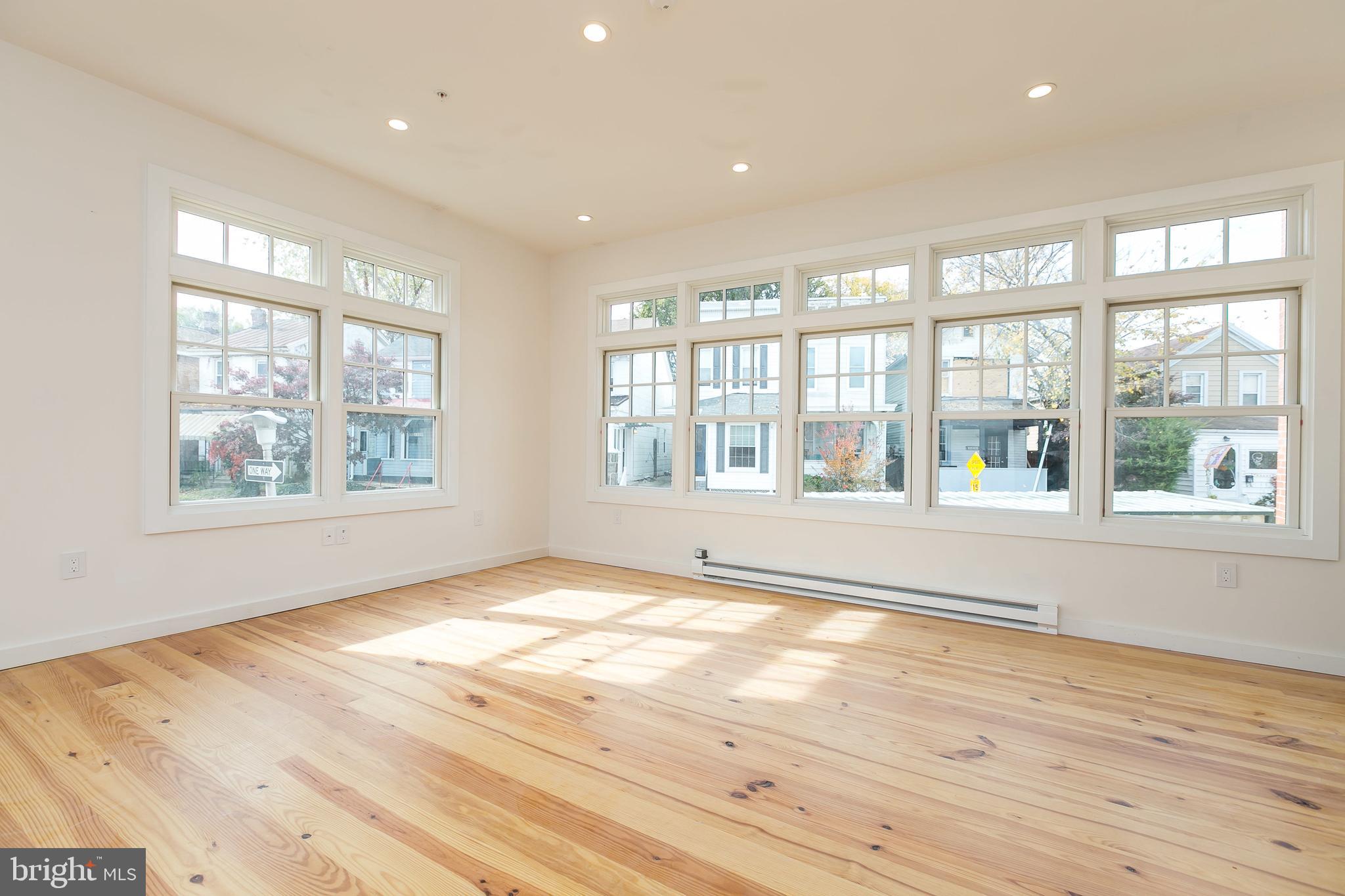 3400 Roland Avenue, Unit 1 Baltimore, MD 21211 - Photo 9 of 23 living room